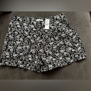 LOFT Pleated Pull On Shorts in Floral Linen Blend